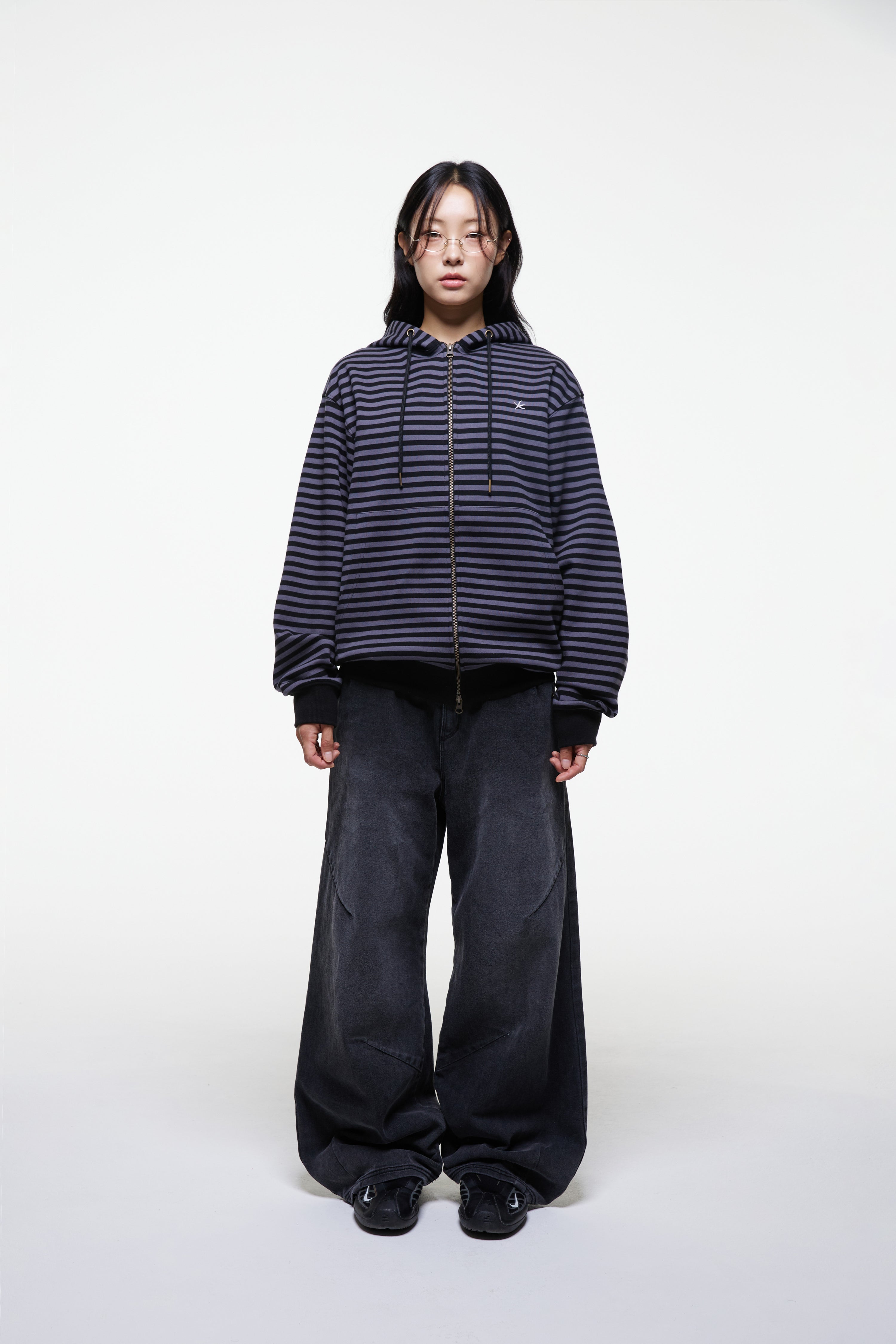 TCM stripe hooded zip-up (charcoal/black)