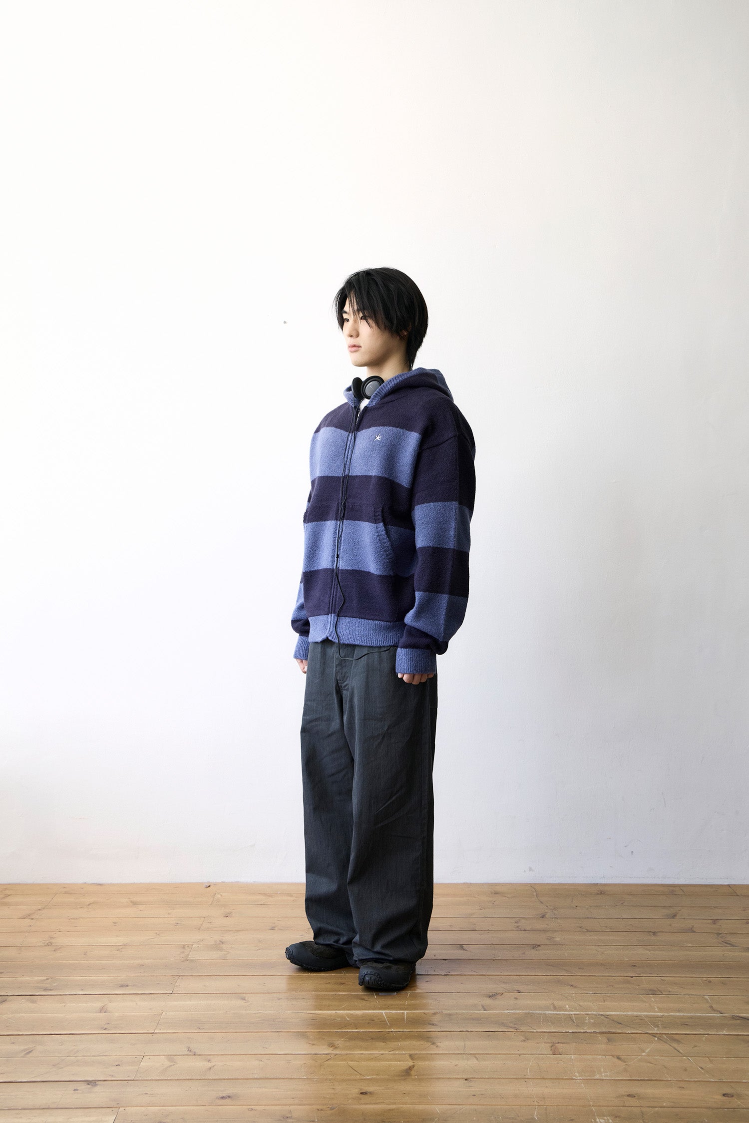 TCM stripe knit hooded zip-up (navy/black)