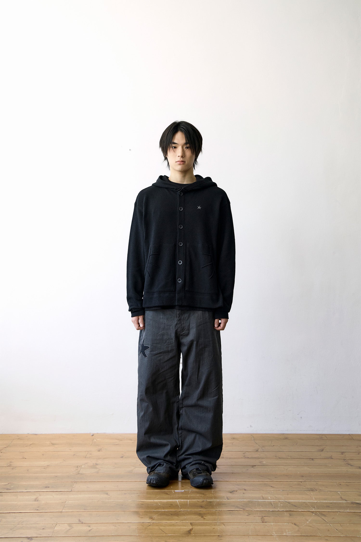 TCM starfish patch pants (charcoal black)