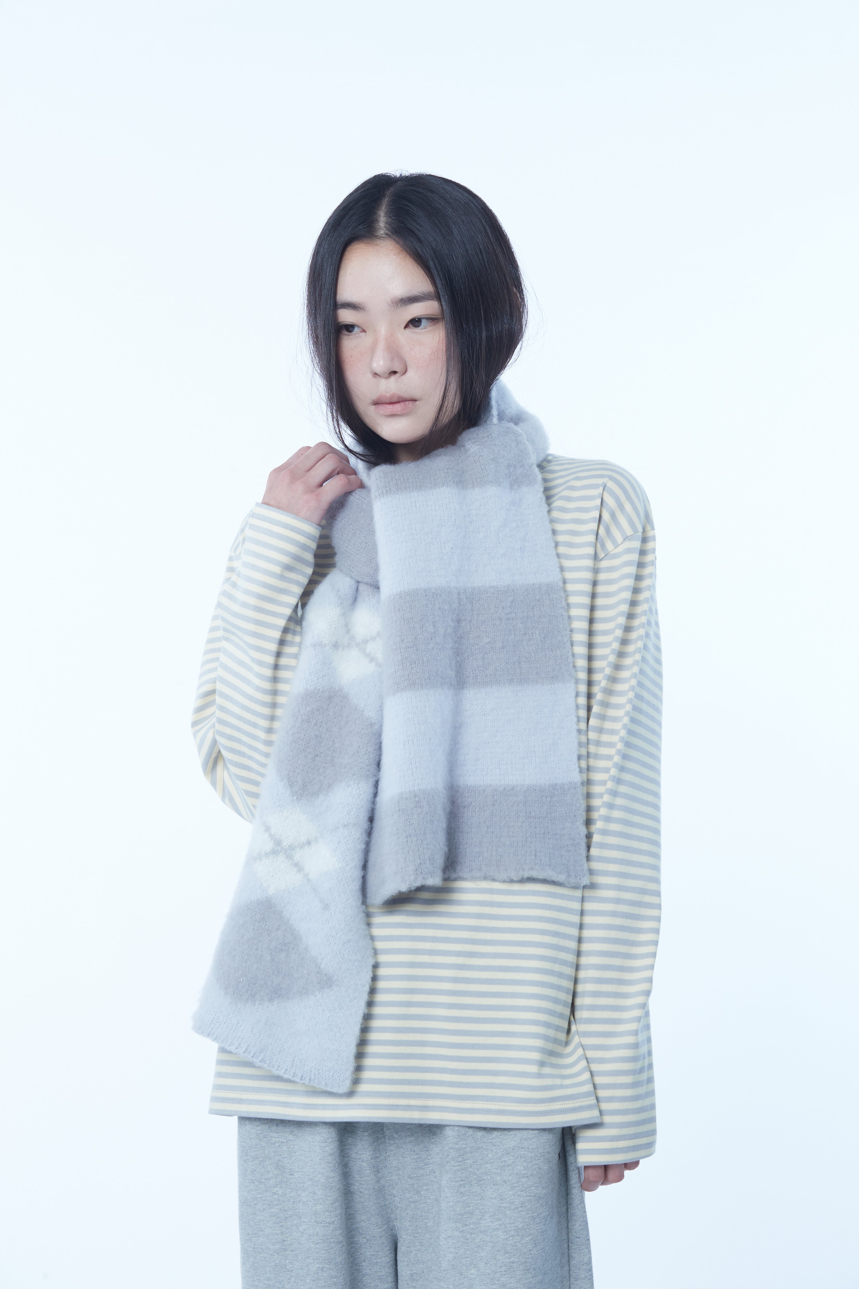 TCM stripe argyle muffler (grey)