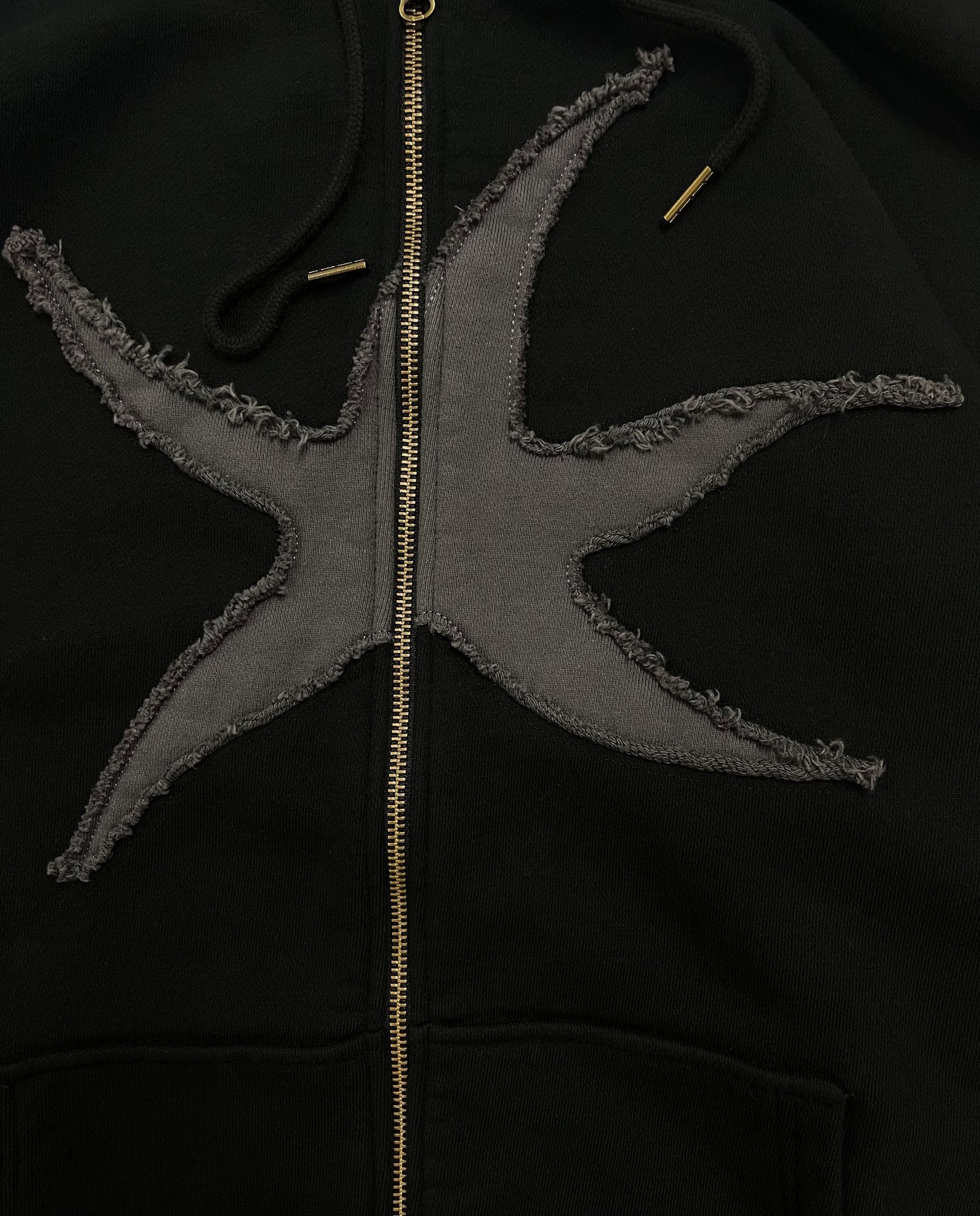 TCM starfish hooded zip-up (black)