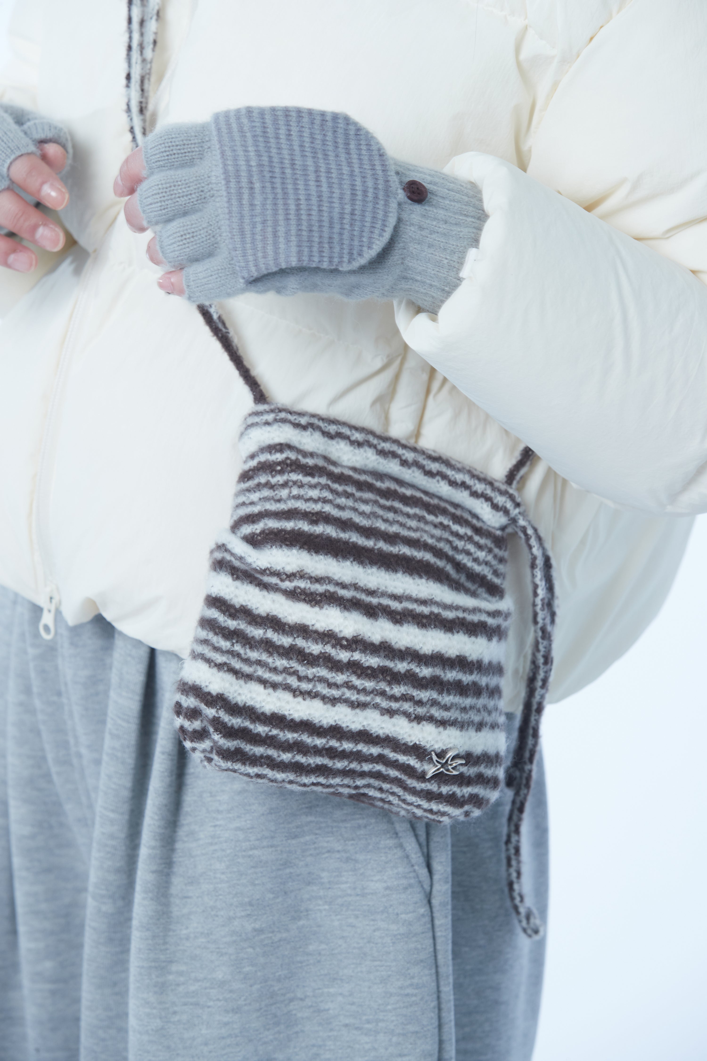 TCM stripe knit mini bag (brown)