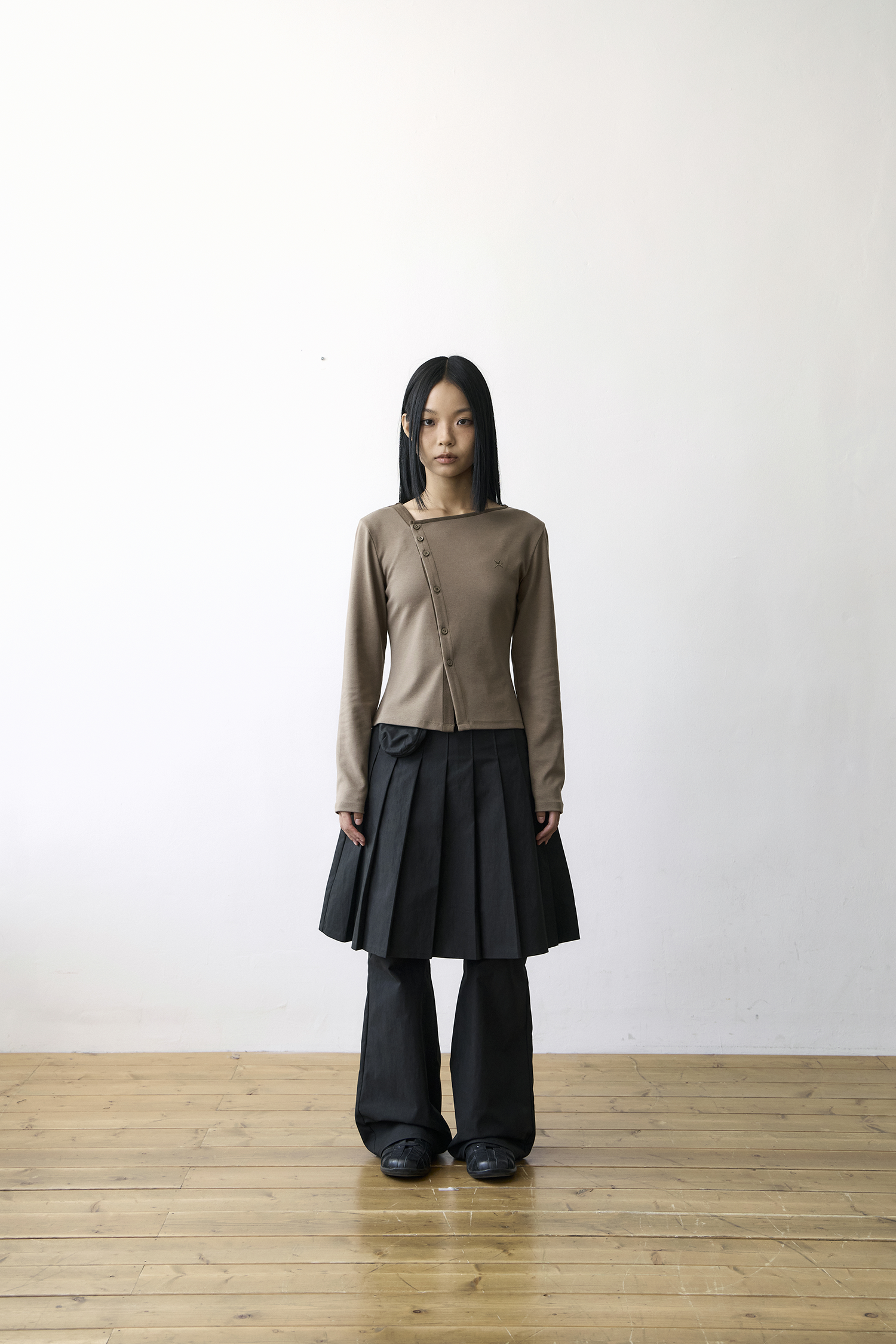 TCM twist button long sleeve (brown)