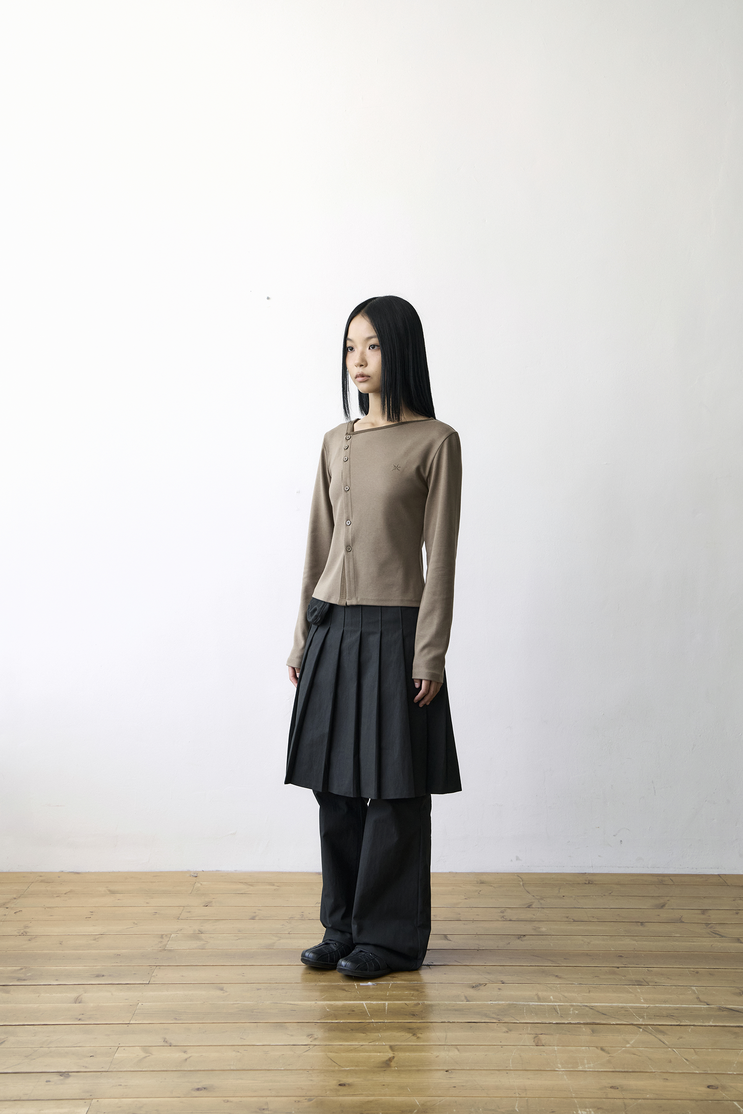 TCM twist button long sleeve (brown)