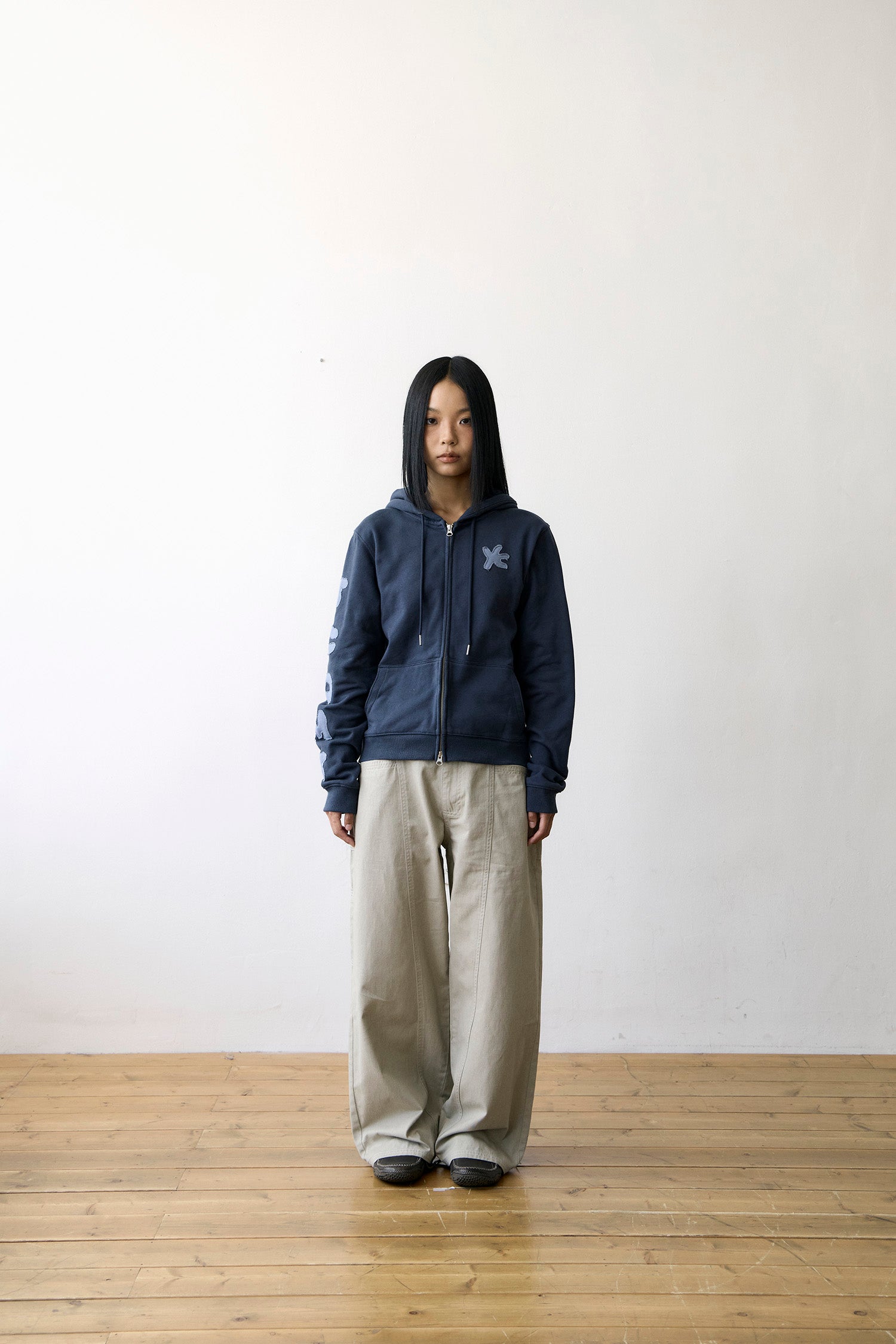 TCM tcdmt hooded zip-up (navy)