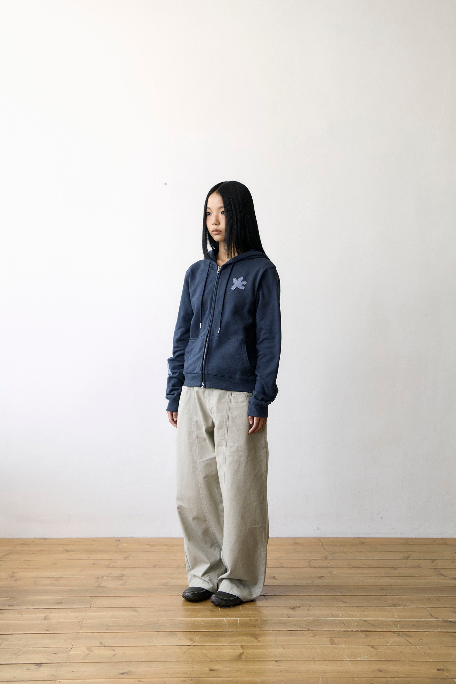 TCM tcdmt hooded zip-up (navy)