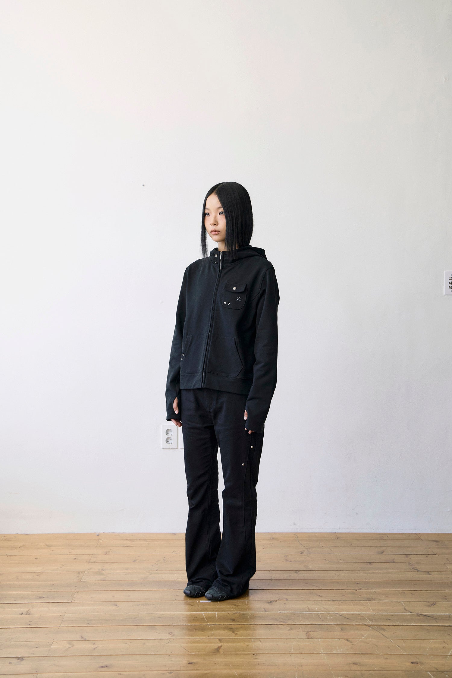 TCM easy pocket hooded zip-up (black)