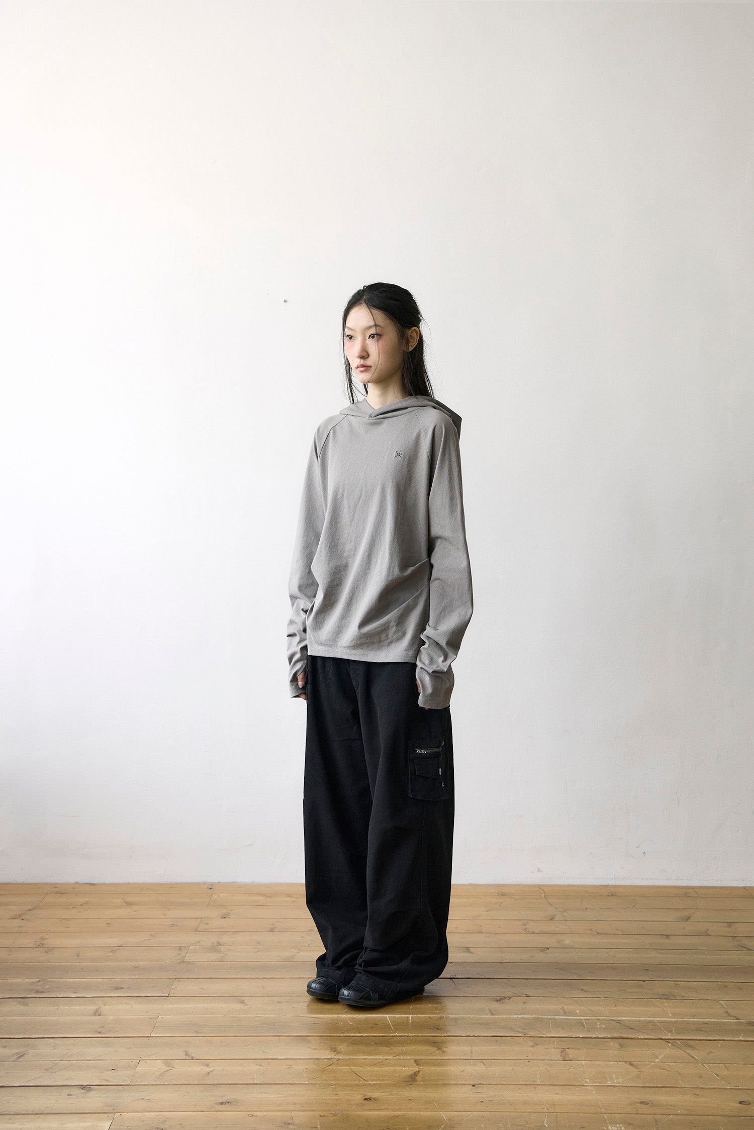 TCM hooded raglan long sleeve (grey)