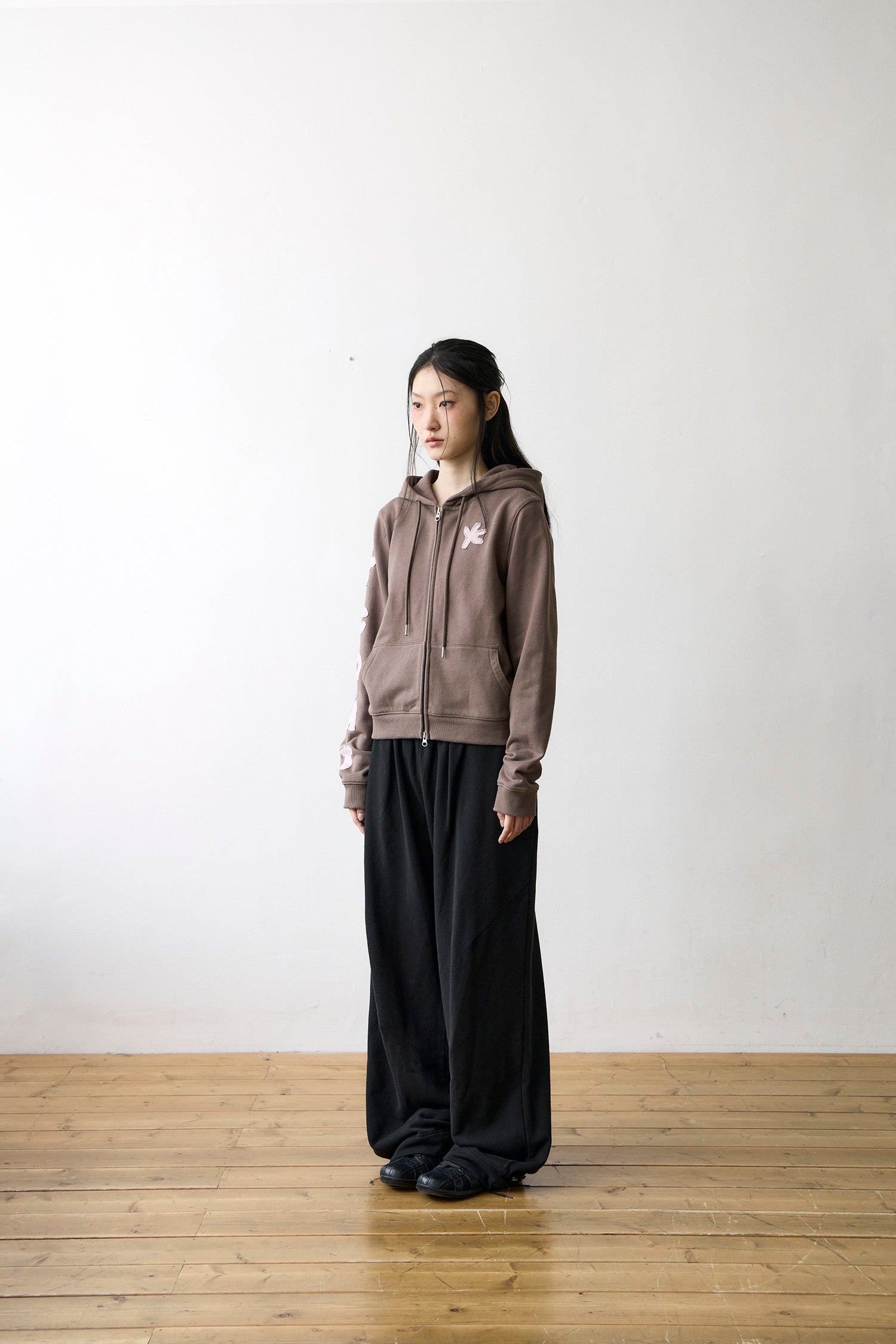 TCM tcdmt hooded zip-up (brown)