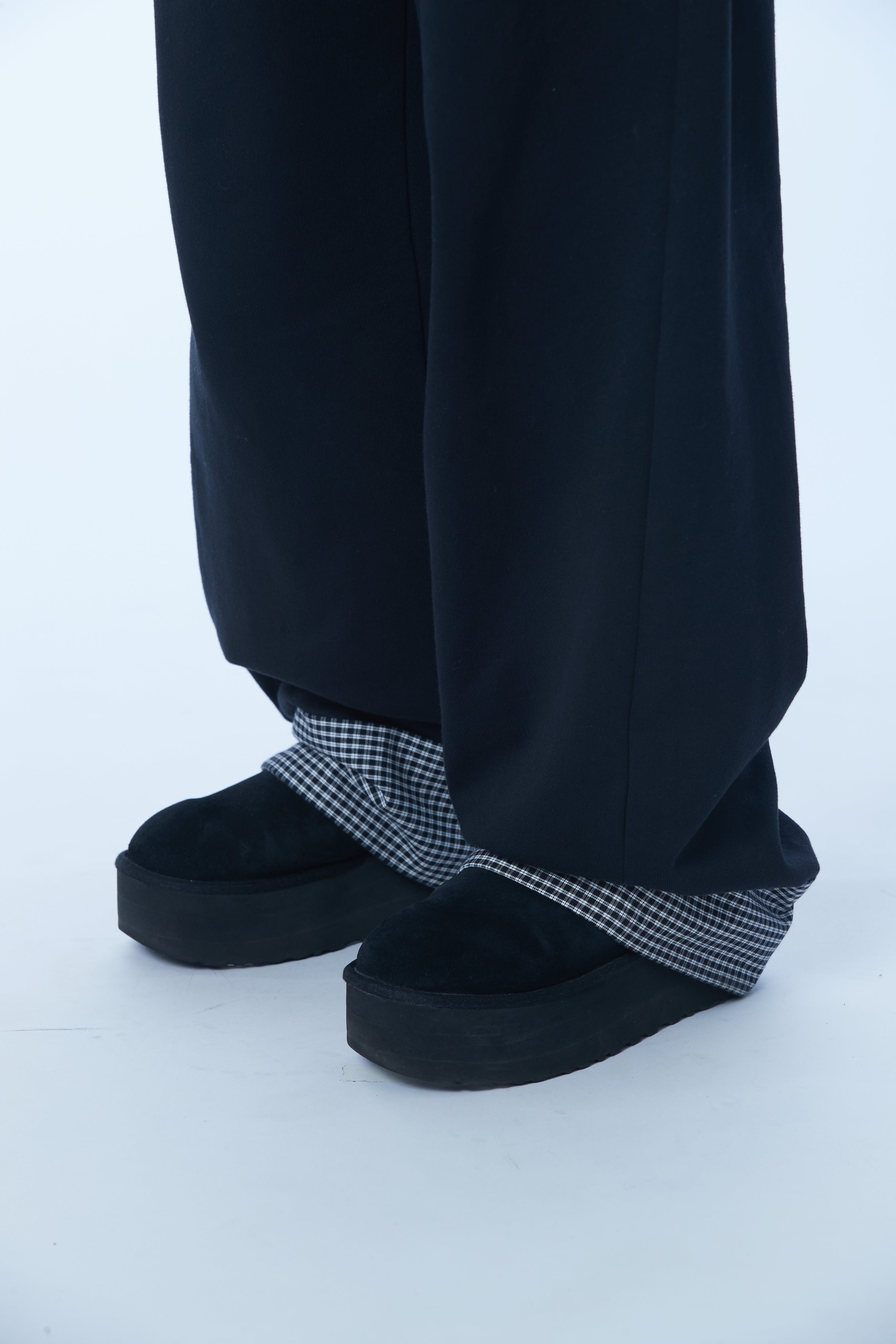 TCM hidden check sweat pants (black)