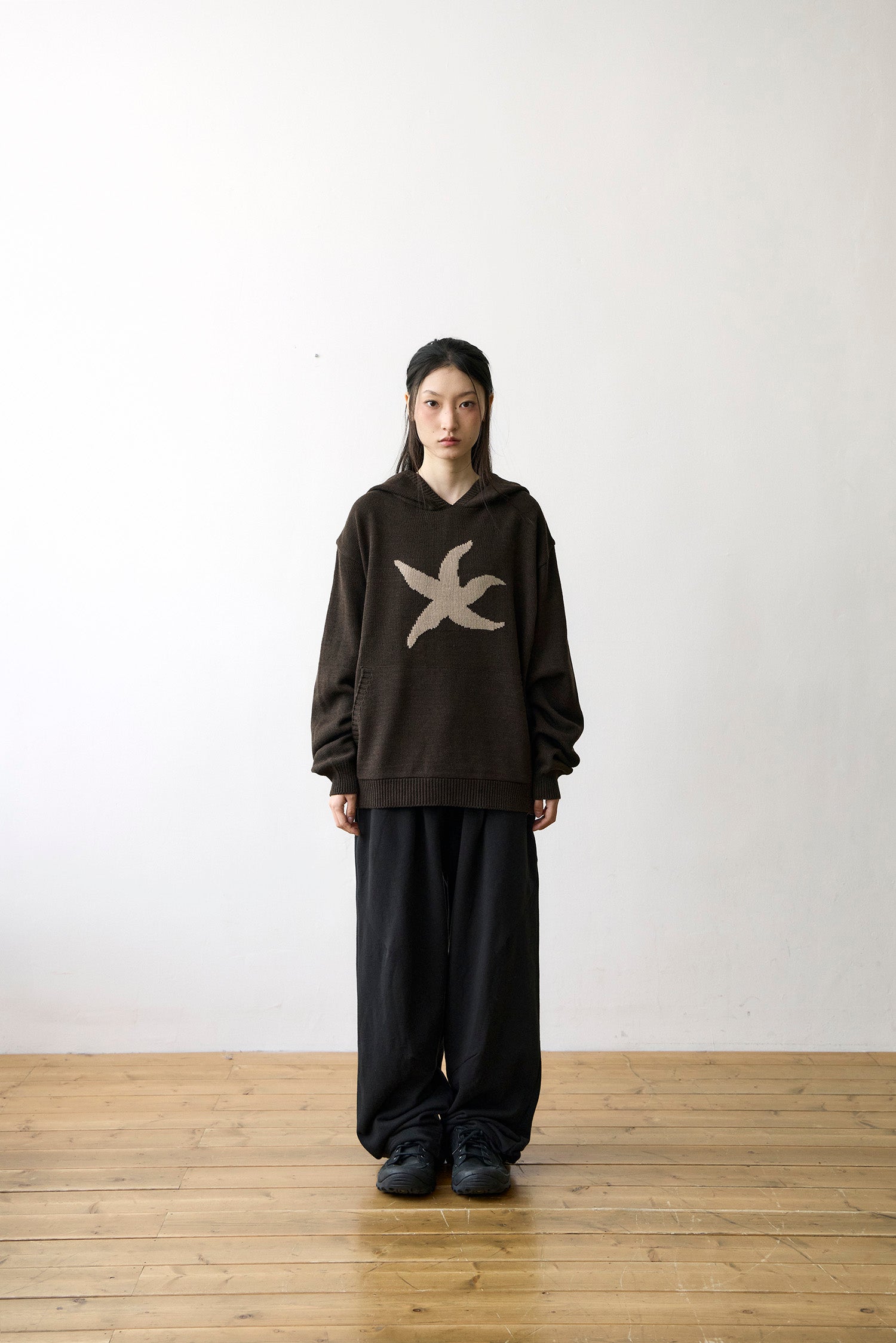 TCM starfish logo knit hoodie (brown)