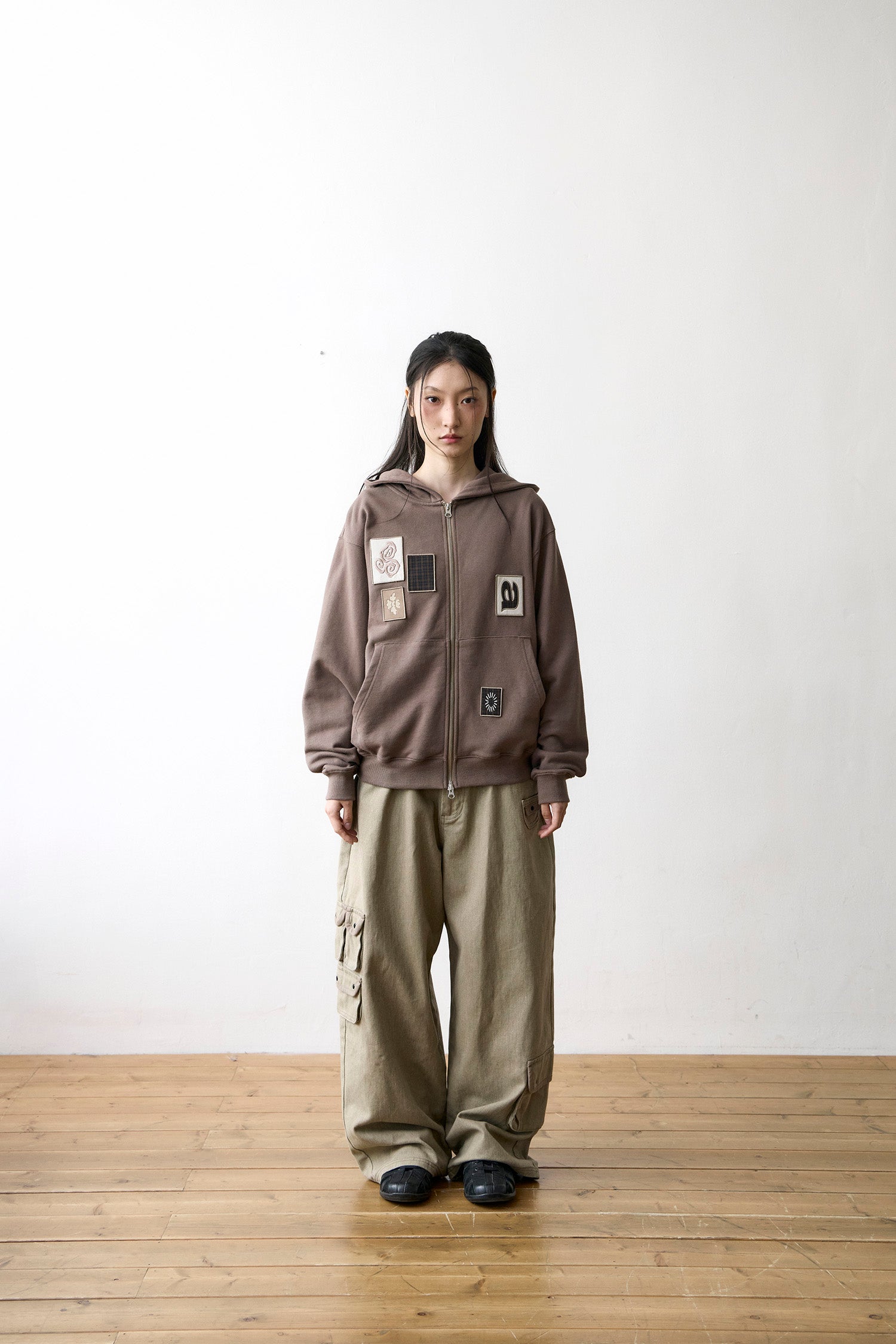 TCM frame hooded zip-up (brown)