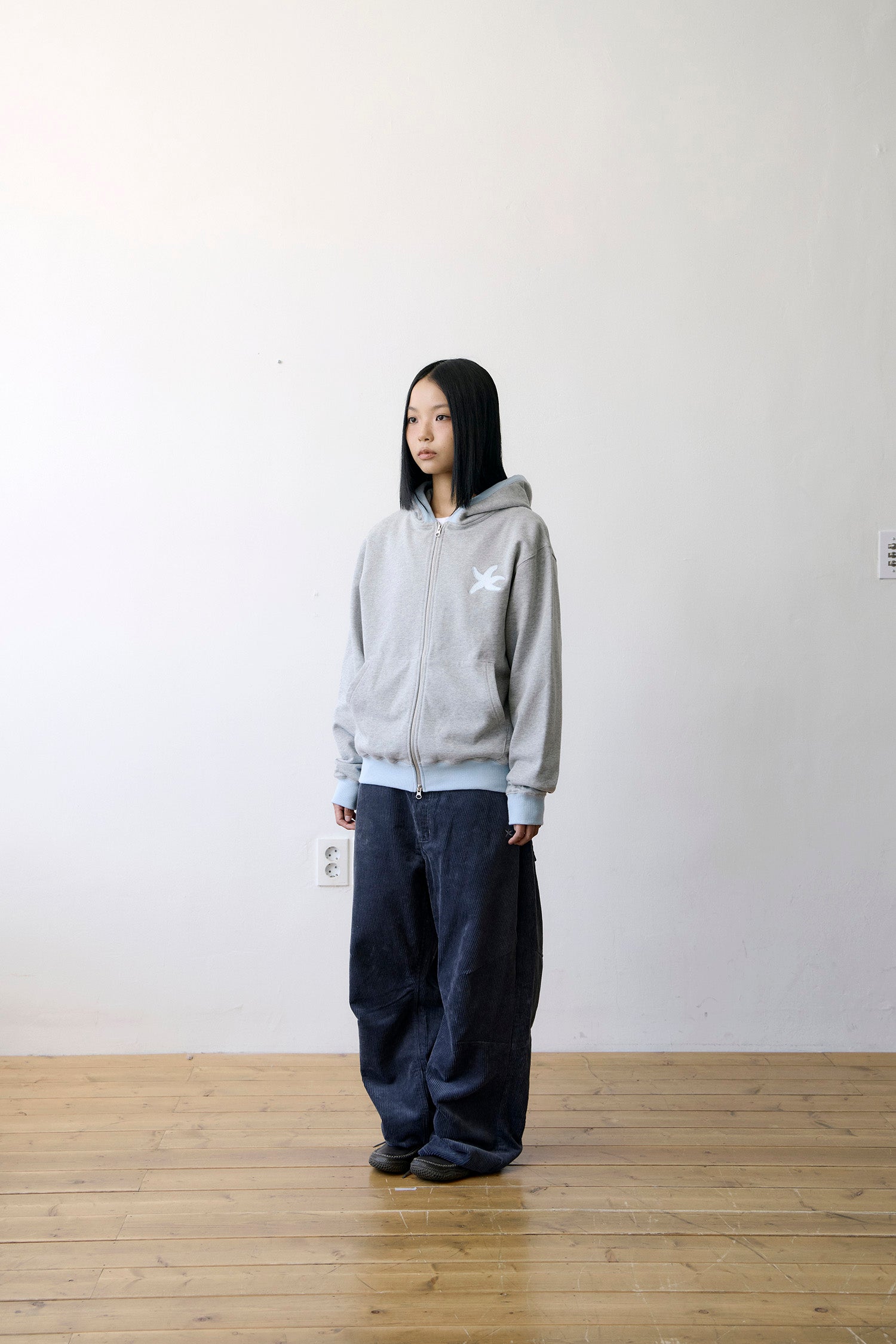 TCM line hooded zip-up (sky blue)