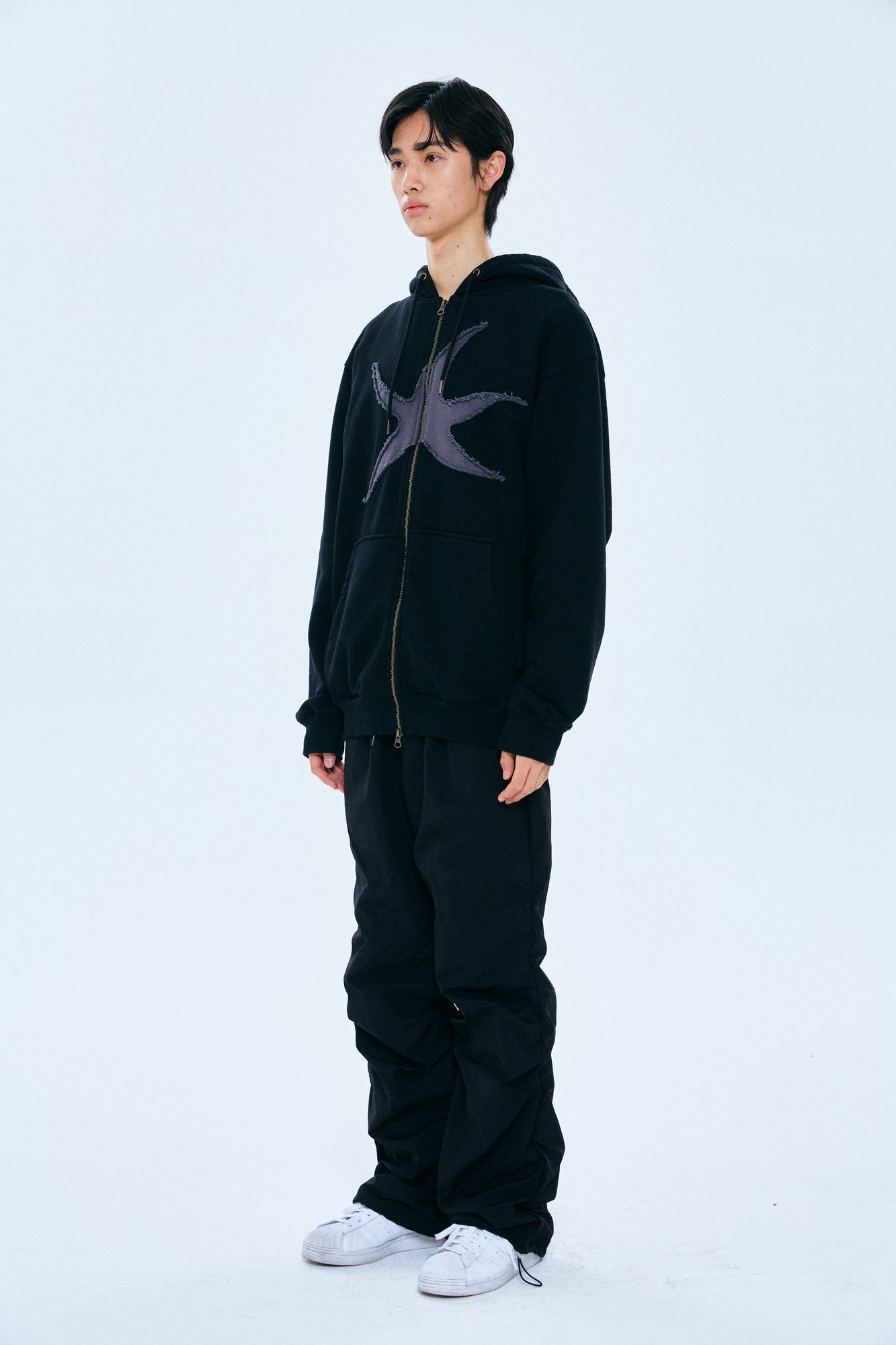 TCM starfish hooded zip-up (black)
