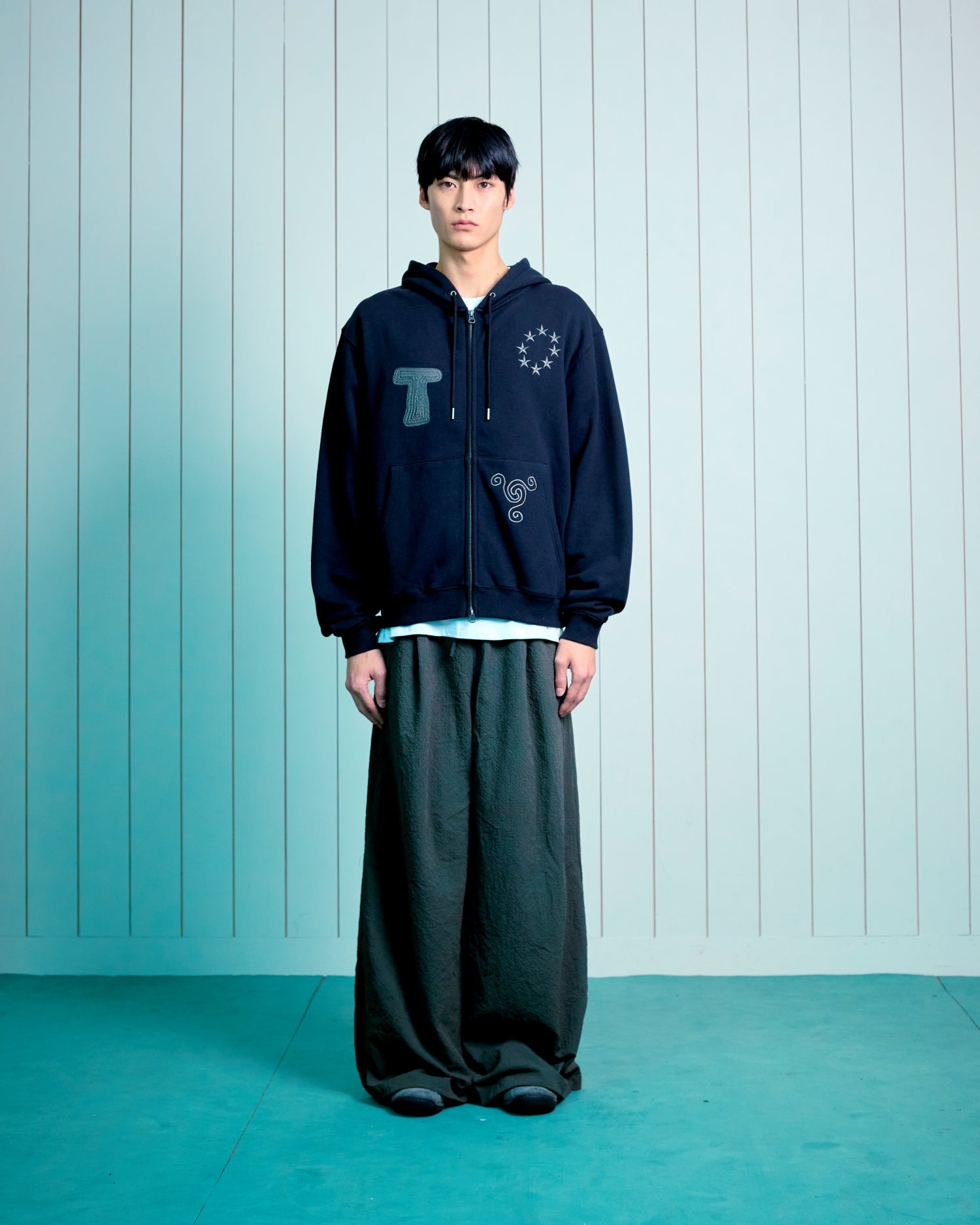 TCM mini logo breeze pants (charcoal)