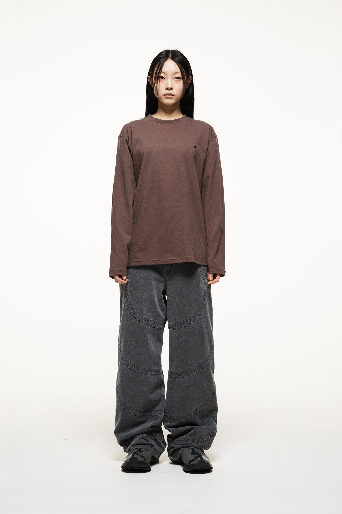 TCM starfish mini logo long sleeve (brown)