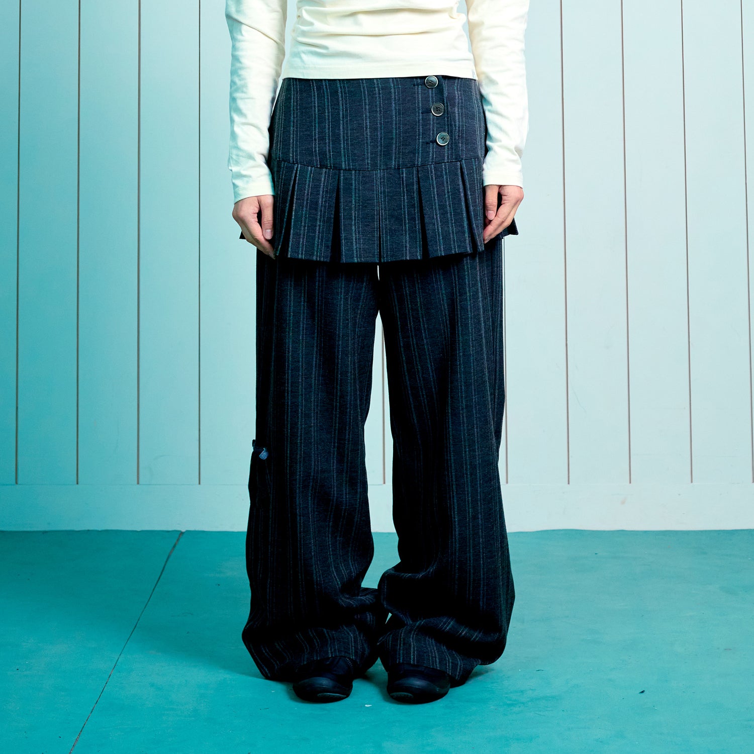 (w) TCM skirt layered button pants (charcoal)