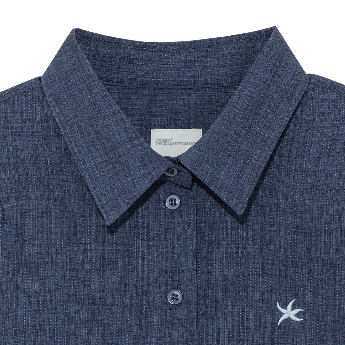(w) TCM mini logo textured half shirt (navy)